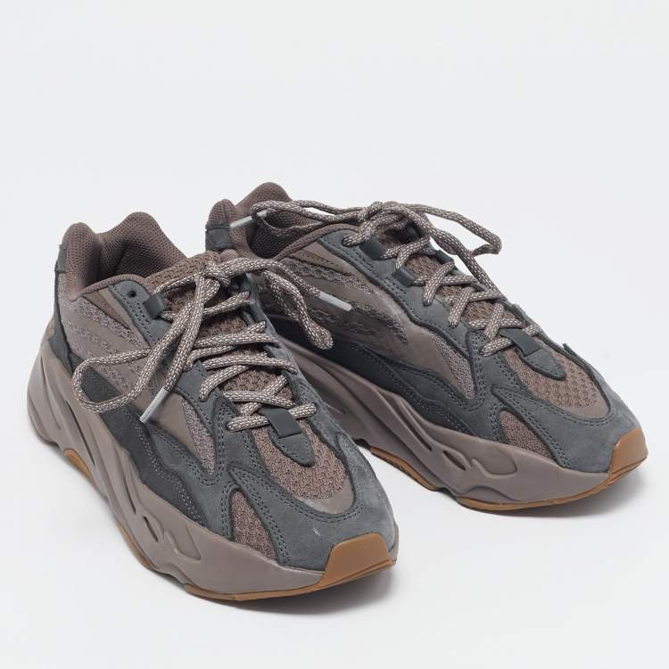 Pre Owned Yeezy x Adidas Grey Nubuck and Leather Boost 700 V2 Geode Sneakers Size 40 