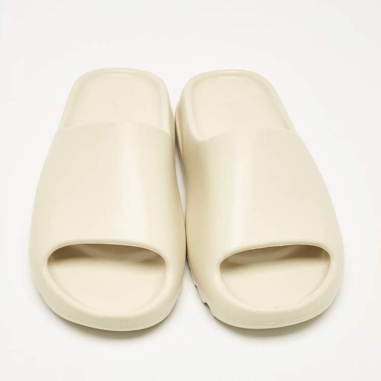 Pre Owned Yeezy x Adidas Beige Rubber Bone Slides Size 42