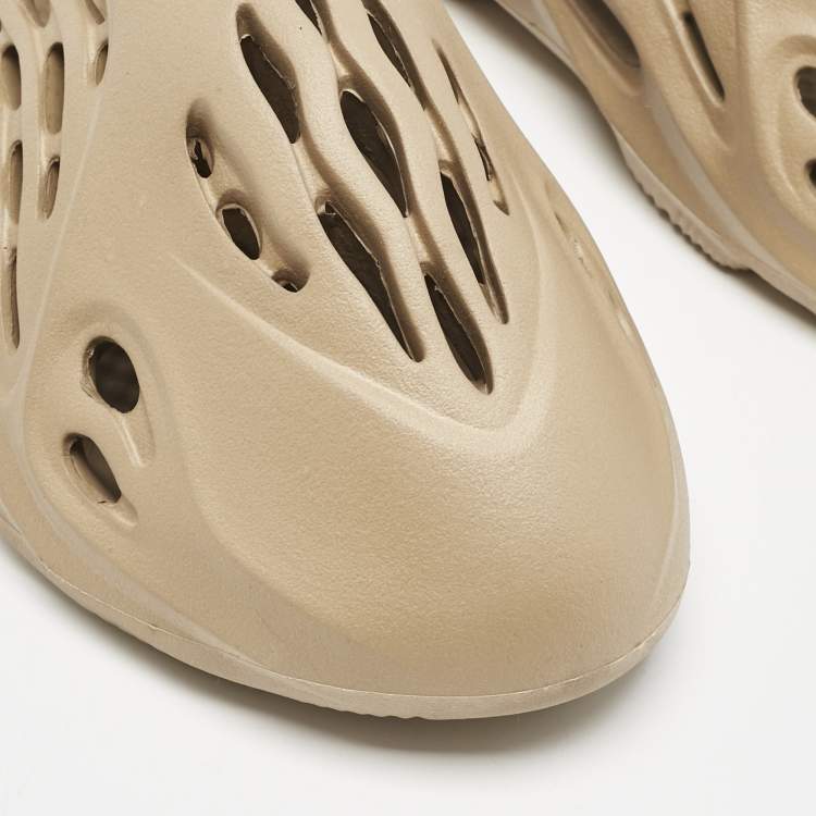 Pre Owned Yeezy x Adidas Beige Rubber Foam RNR Slip On Sneakers Size 42