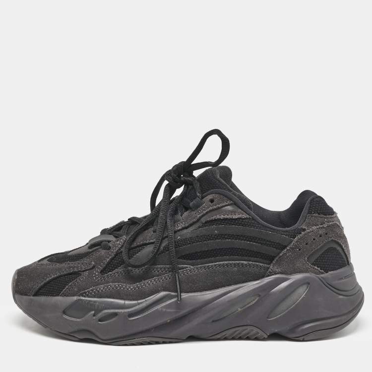 Pre Owned Yeezy x Adidas Black/Grey Suede and Canvas Boost 700 V2 Vanta Sneakers Size 40
