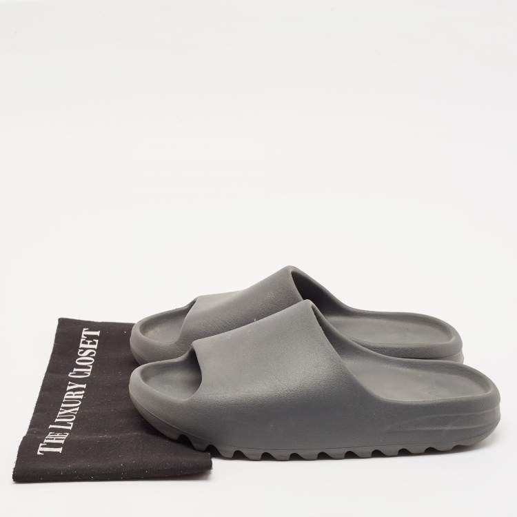 Pre Owned Yeezy x Adidas Grey Rubber Onyx Slides Size 44.5