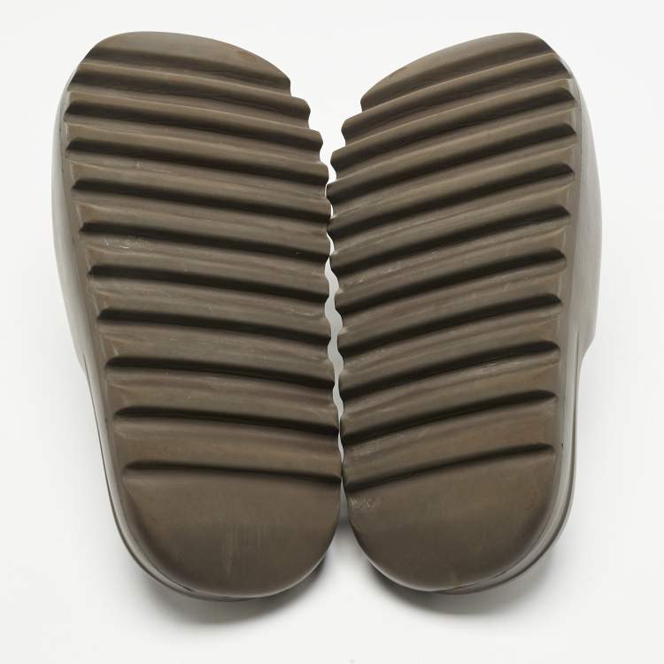 Pre Owned Yeezy x Adidas Brown Rubber Onyx Slide Sandals Size 44