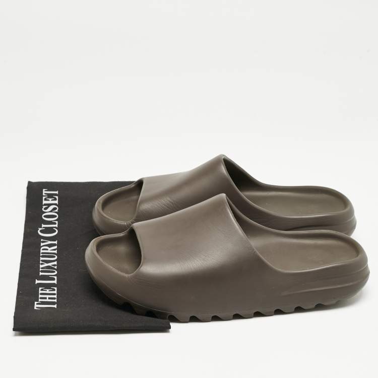 Pre Owned Yeezy x Adidas Brown Rubber Onyx Slide Sandals Size 44