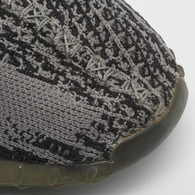 Pre Owned Yeezy x Adidas Grey/Black Knit Fabric Boost 350 V2 Grey Non-Reflective Sneakers 44 1/2