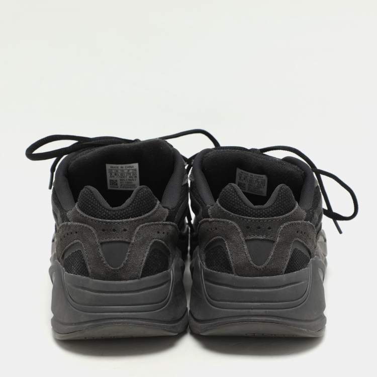 Pre Owned Yeezy x Adidas Black/Grey Suede And Canvas Boost 700 V2 Vanta Sneakers Size 42 2/3