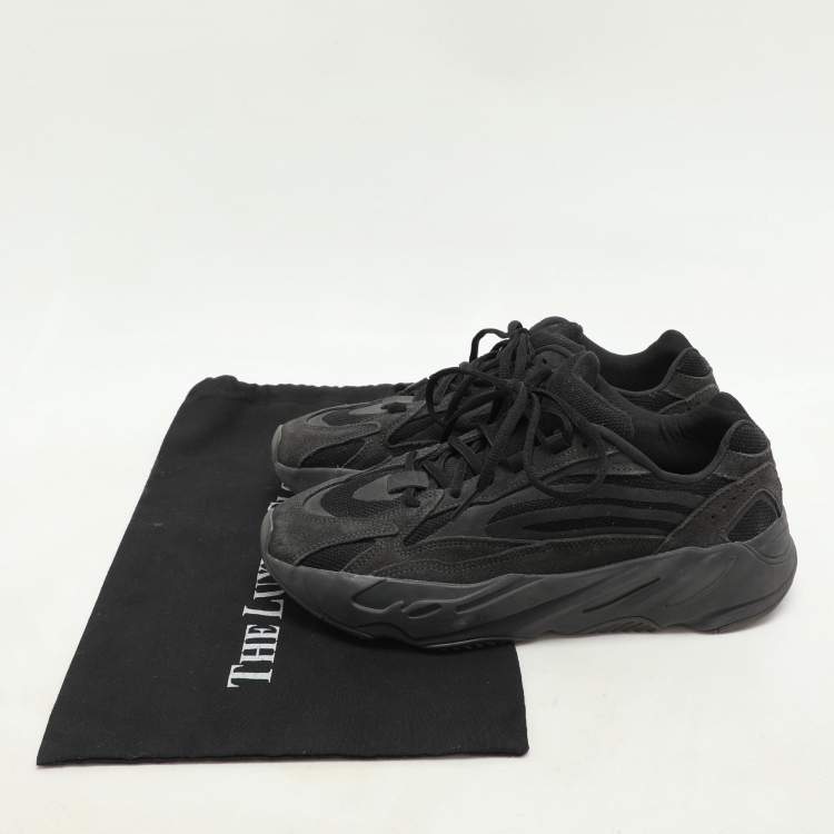 Pre Owned Yeezy x Adidas Black/Grey Suede And Canvas Boost 700 V2 Vanta Sneakers Size 42 2/3