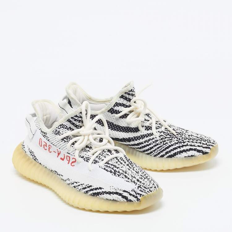 مملوكة مسبقًا Yeezy x Adidas White/Black Knit Fabric Boost 350 V2 Zebra Sneakers Size 42 2/3