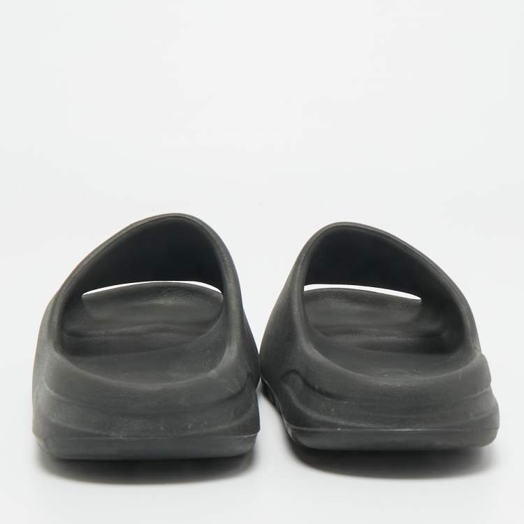 Pre Owned Yeezy x Adidas Black Rubber Onyx Slides Size 44.5