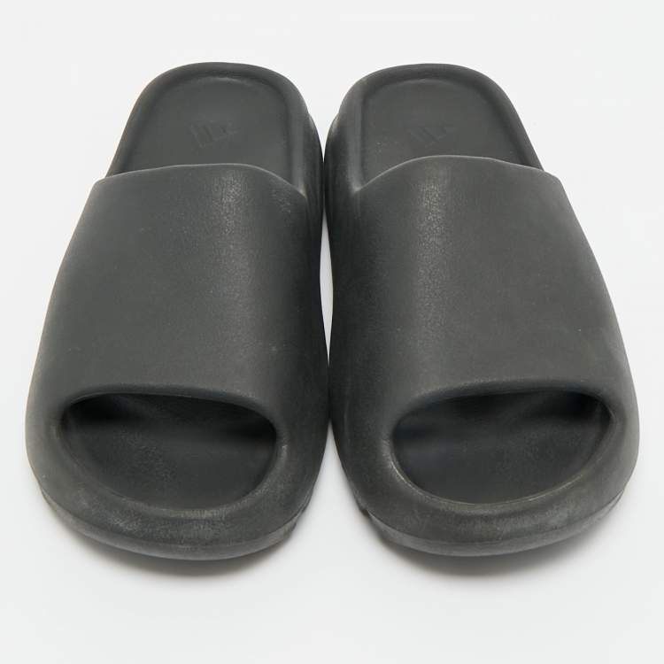 Pre Owned Yeezy x Adidas Black Rubber Onyx Slides Size 44.5