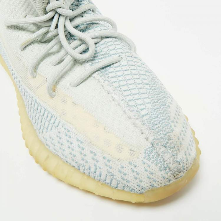 Pre Owned Yeezy x Adidas Blue/White Knit Fabric Boost 350 V2 Cloud White (Non-Reflective) Sneakers 46 2/3