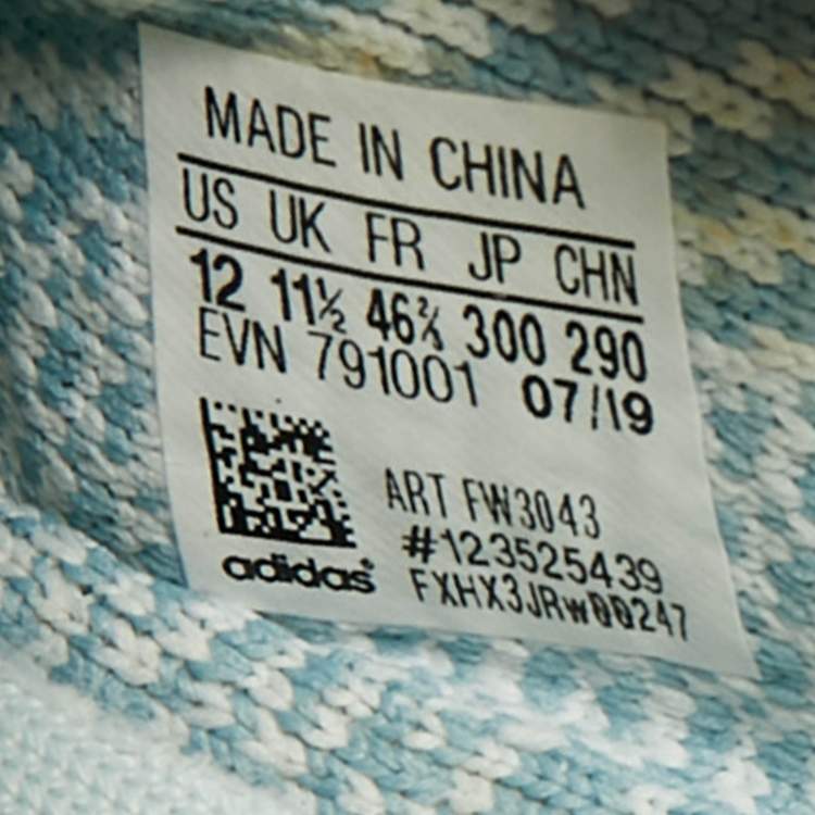 Pre Owned Yeezy x Adidas Blue/White Knit Fabric Boost 350 V2 Cloud White (Non-Reflective) Sneakers 46 2/3