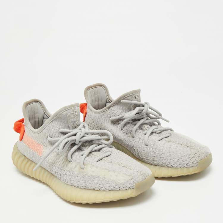 Pre Owned Yeezy x Adidas Boost 350 V2 Tail Light Size 39 1/3 Grey Knit Fabric Low Top Sneakers