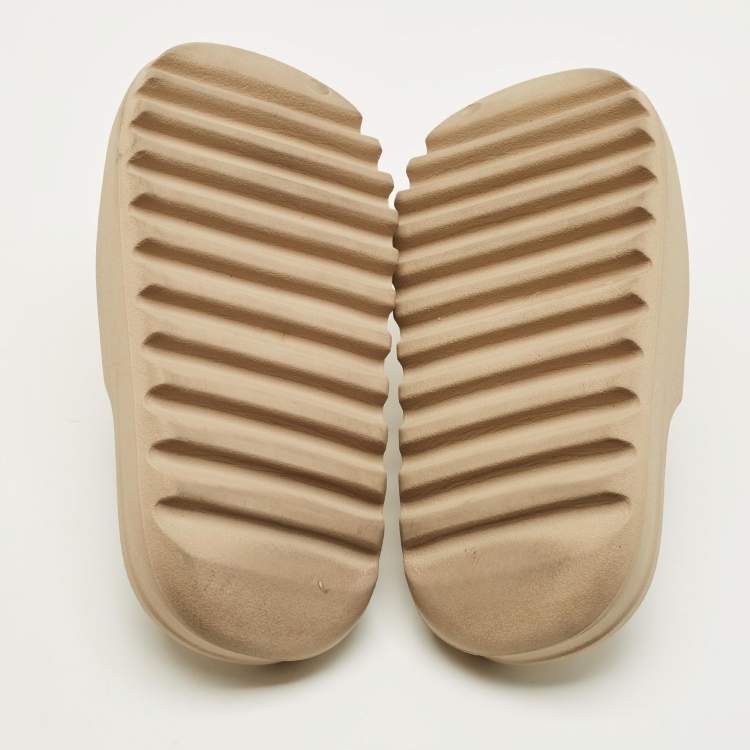 مملوكة مسبقًا Yeezy x Adidas Slide Pure Size 42 Beige Rubber Sandals