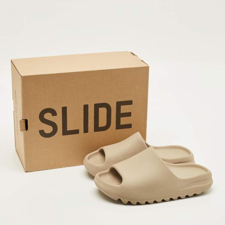 مملوكة مسبقًا Yeezy x Adidas Slide Pure Size 42 Beige Rubber Sandals