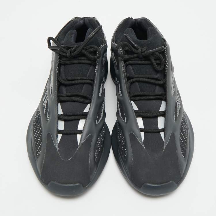 Pre Owned Yeezy x Adidas Yeezy 700 V3 Size 44 Black/Grey Knit Fabric and Mesh Low Top Sneakers