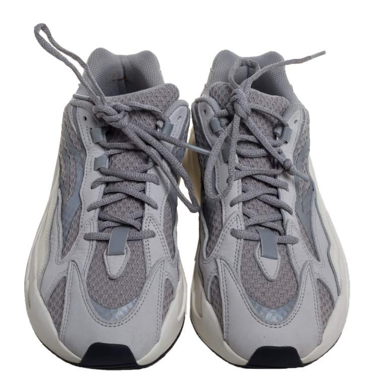 مملوكة مسبقًا Yeezy x adidas Grey/White Cotton Knit And Nubuck Boost 700 V2 Static Sneakers Size 44