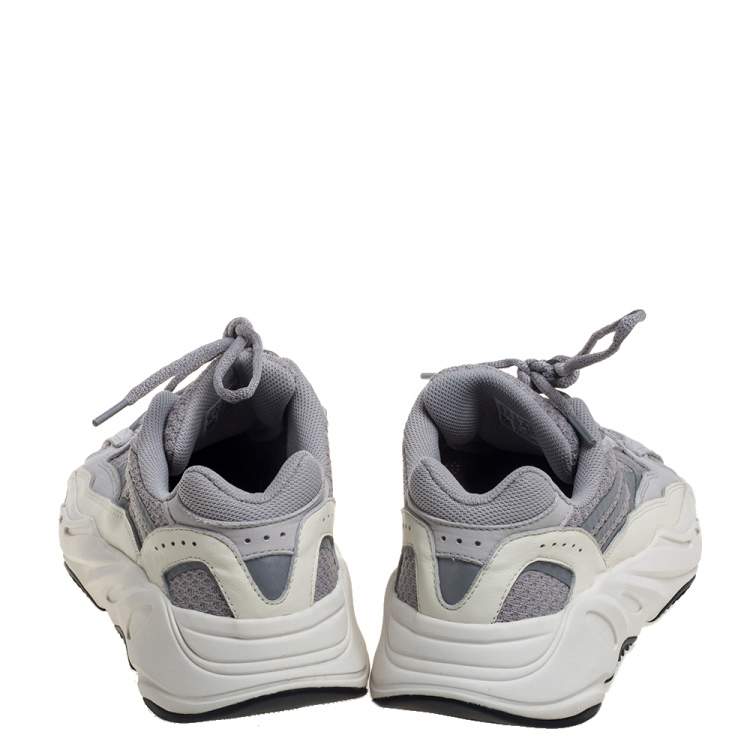 مملوكة مسبقًا Yeezy x adidas Grey/White Cotton Knit And Nubuck Boost 700 V2 Static Sneakers Size 44