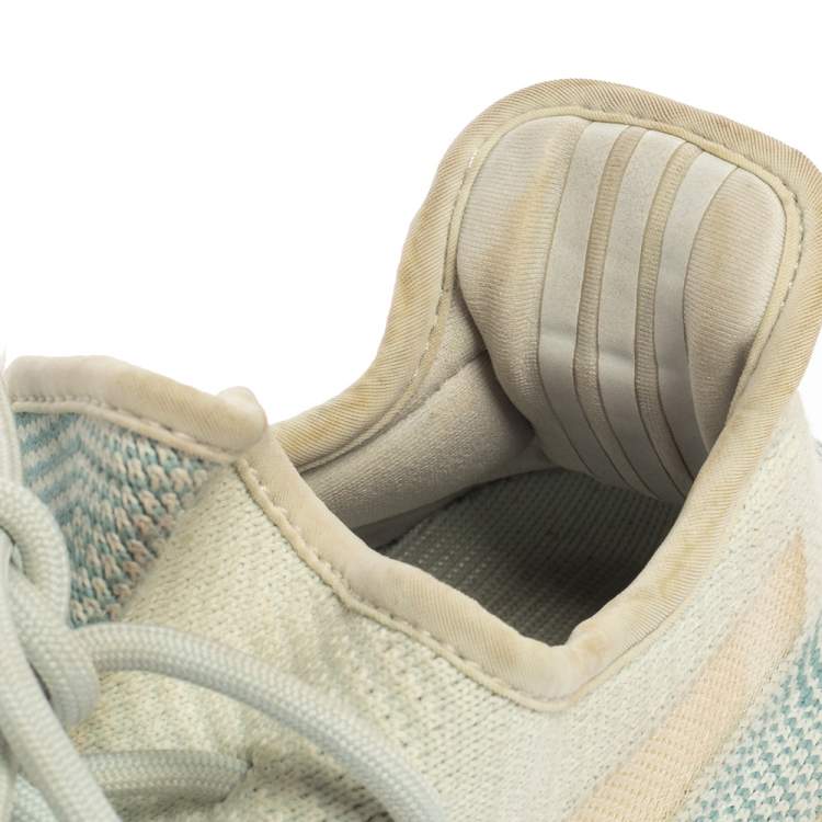 Pre Owned Yeezy x Adidas Blue/White Knit Fabric Boost 350 V2 Cloud White Sneakers Size 44