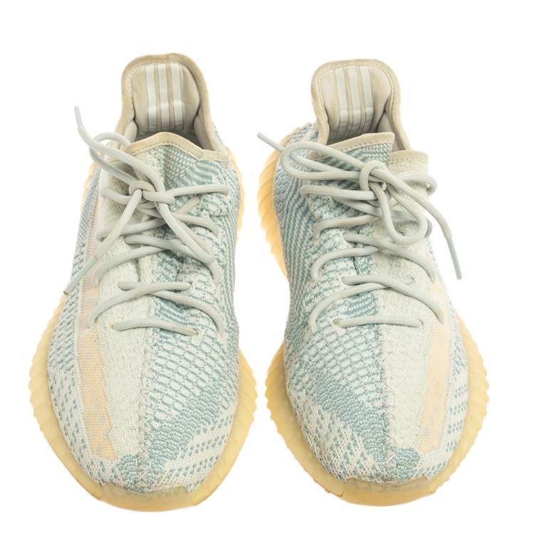 Pre Owned Yeezy x Adidas Blue/White Knit Fabric Boost 350 V2 Cloud White Sneakers Size 44