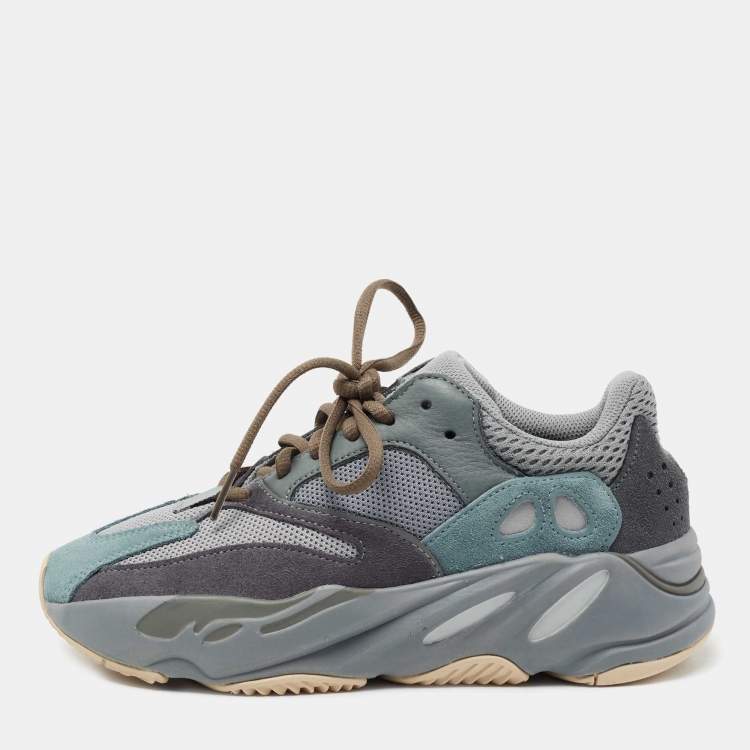 WHY IS THE YEEZY 700 CARBON BLUE SO GOOD? (On-feet Review) 