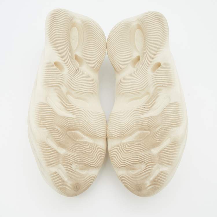 Pre Owned Yeezy x Adidas Off-White Rubber Foam RNNR Sand Sneakers Size 46 2/3