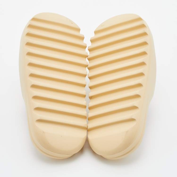 Pre Owned Yeezy x Adidas Beige Rubber Desert Sand Slides Size 48.5