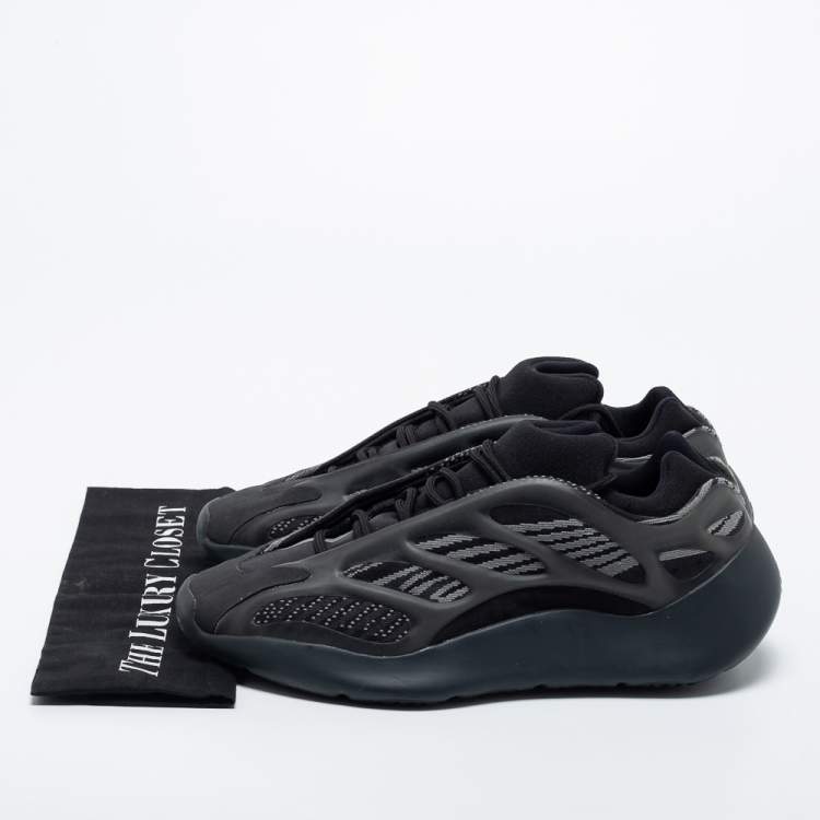 Pre Owned Yeezy x Adidas Black/Grey Knit Fabric and Rubber Boost 700 V3 Alvah Sneakers Size 44
