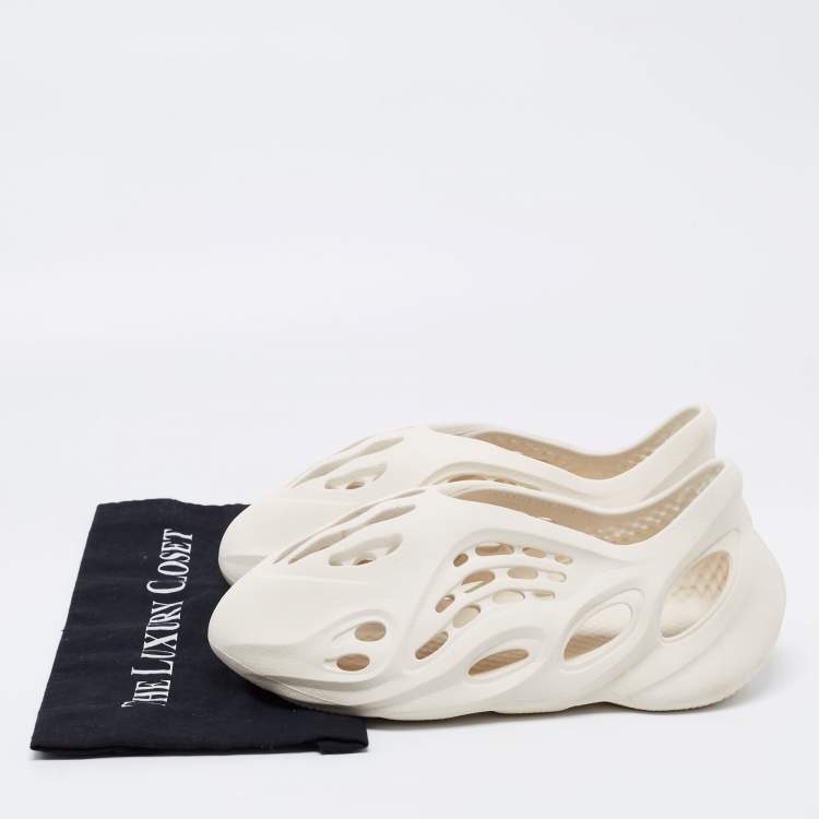 Pre Owned Yeezy x Adidas Cream Foam RNNR Sand Sneakers Size 42 2/3
