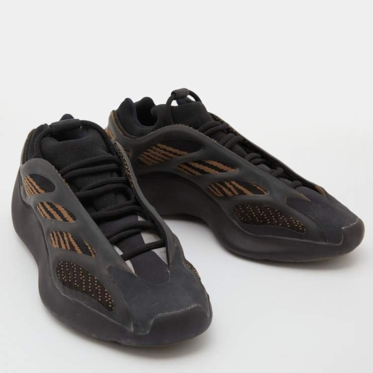 مملوكة مسبقًا Yeezy x Adidas Brown/Black Knit Fabric and Rubber 700 V3 Clay Brown Sneakers Size 44