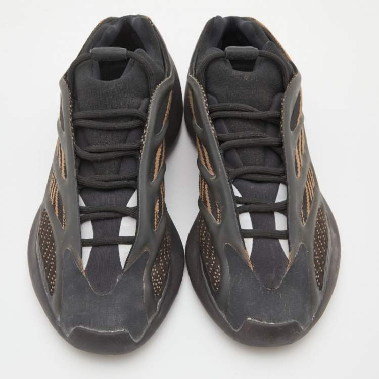 مملوكة مسبقًا Yeezy x Adidas Brown/Black Knit Fabric and Rubber 700 V3 Clay Brown Sneakers Size 44