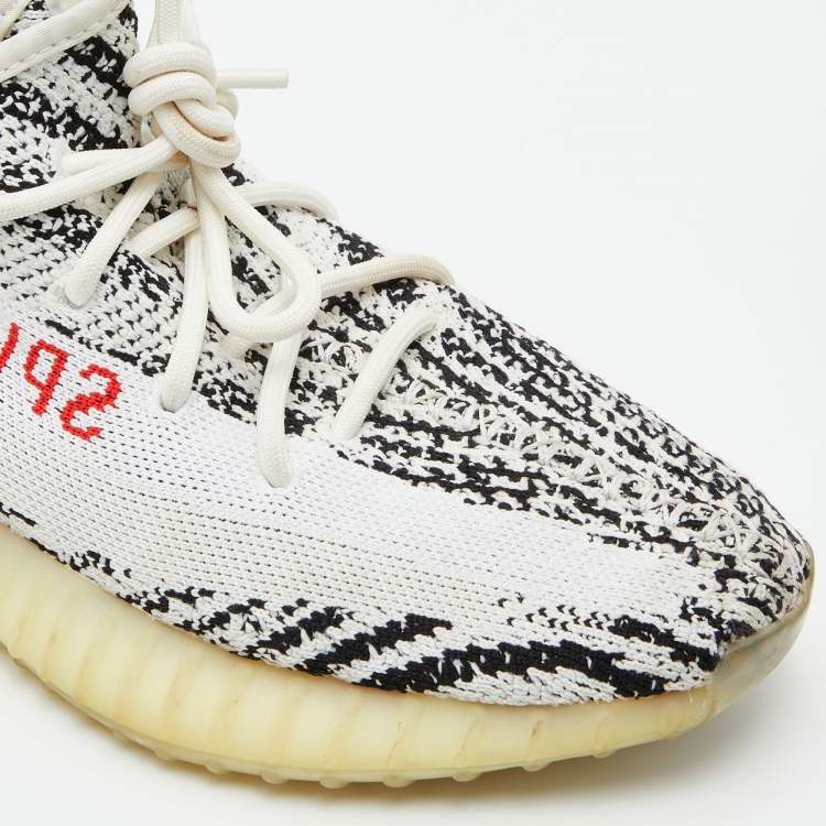 Pre Owned Yeezy x Adidas White/Black Knit Fabric Boost 350 V2 Zebra Low Top Sneakers Size 40 2/3