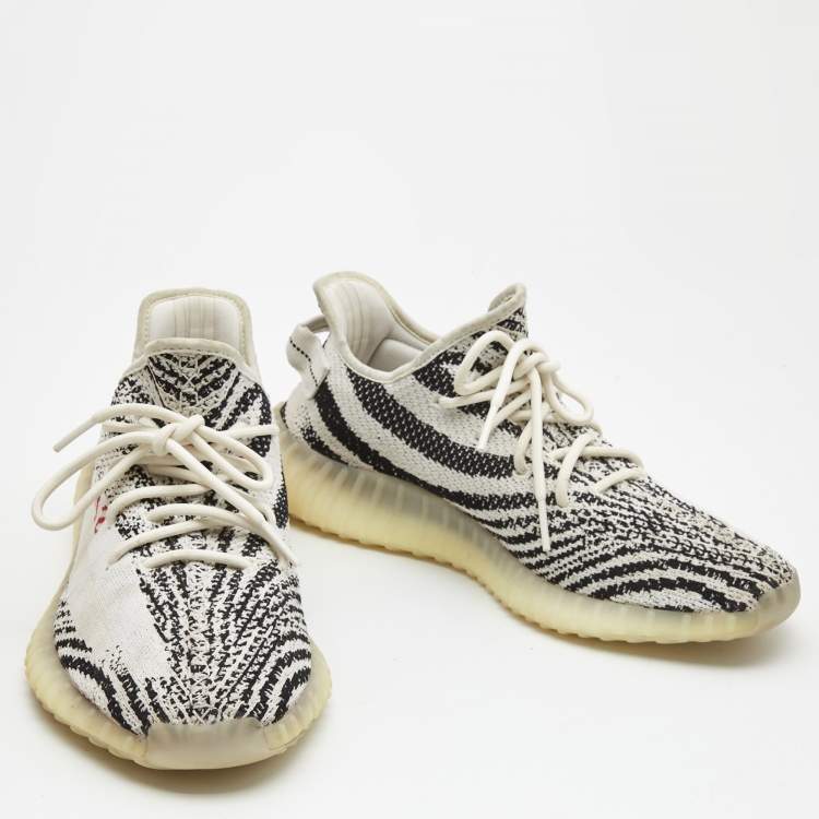 Pre Owned Yeezy x Adiddas White/Black Knit Fabric 350 V2 White Core sneakers Size 46 2/3