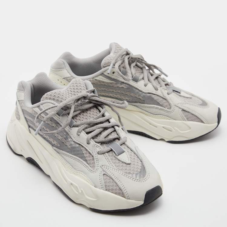 Pre Owned Yeezy x adidas Grey/Off-White Knit Fabric, Nubuck and Leather Boost 700 V2 Static Sneakers Size 40 2/3
