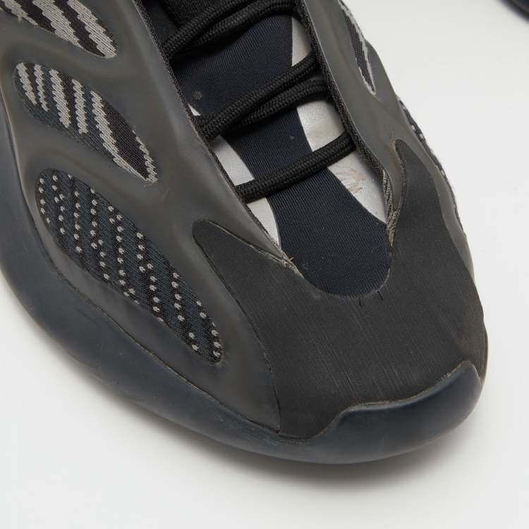 Pre Owned Yeezy x Adidas Black/Grey Knit Fabric and Rubber Boost 700 V3 Alvah Sneakers Size 42