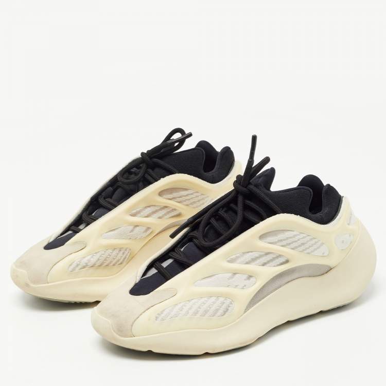Yeezy x Adidas Cream/Grey Fabric And Rubber 700 V3 Azael Low Top ...