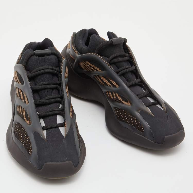 Pre Owned Yeezy x Adidas Brown/Black Knit Fabric and Rubber 700 V3 Clay Brown Sneakers Size 42