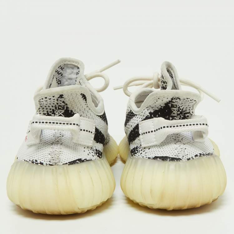 مملوكة مسبقًا Yeezy x Adidas White/Black Knit Fabric Boost 350 V2 Zebra Sneakers Size 39 1/3
