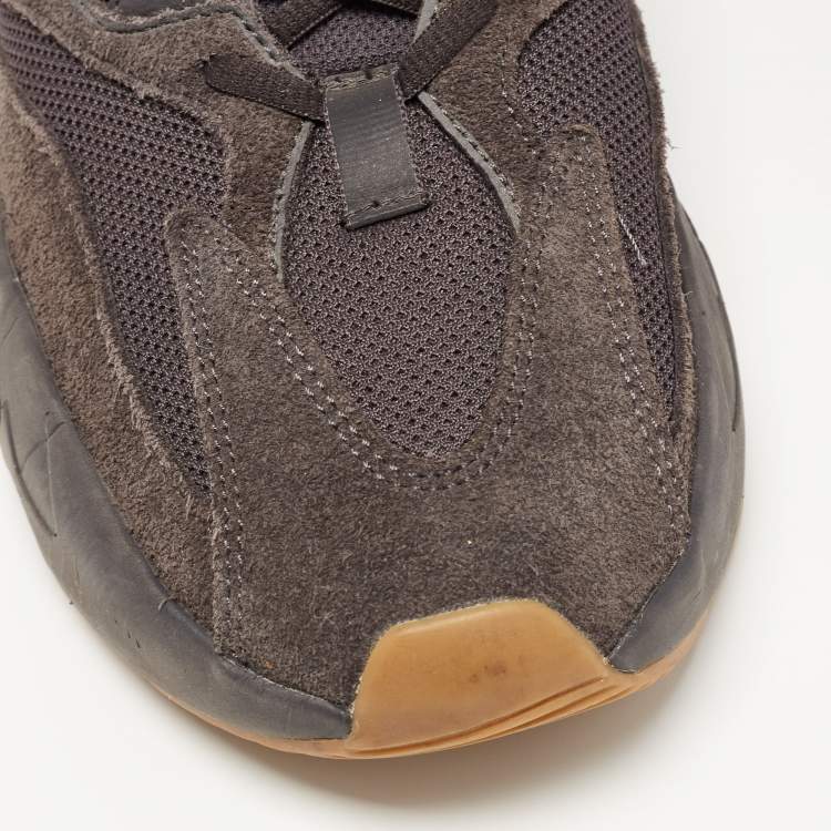 Pre Owned Yeezy x Adidas Dark Grey Suede And Mesh Boost 700 V2 Mauve Low Top Sneakers Size 44.5