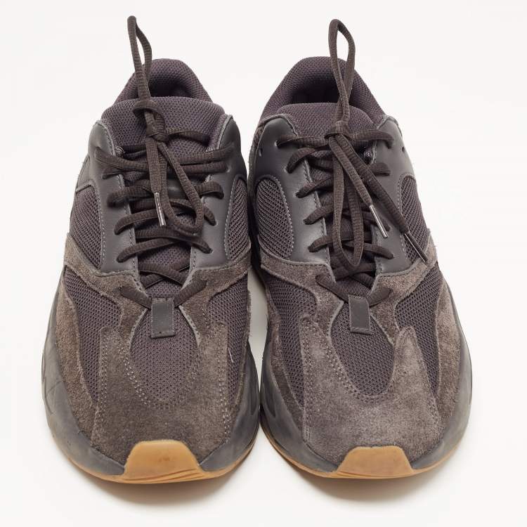 Pre Owned Yeezy x Adidas Dark Grey Suede And Mesh Boost 700 V2 Mauve Low Top Sneakers Size 44.5