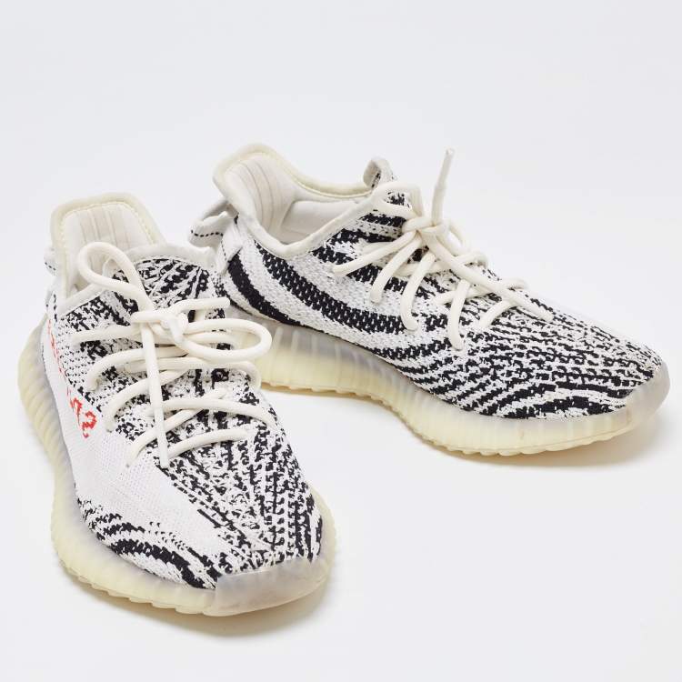 مملوكة مسبقًا Adidas x Yeezy White/Black Knit Fabric Boost 350 V2 'Zebra' Sneakers Size 37 1/3