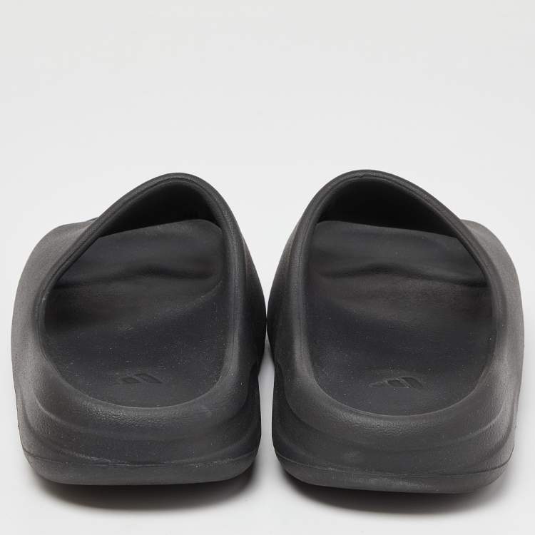 Pre Owned Yeezy x Adidas Black Rubber Onyx Flat Slides Size 43