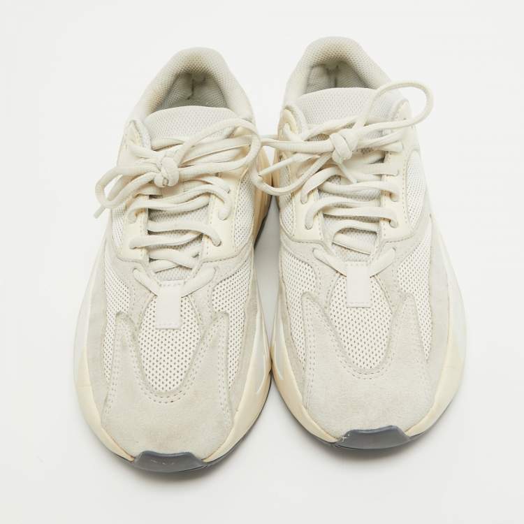 مملوكة مسبقًا Yeezy x Adidas White Mesh and Suede Boost 700 Analog Sneakers Size 37 1/3