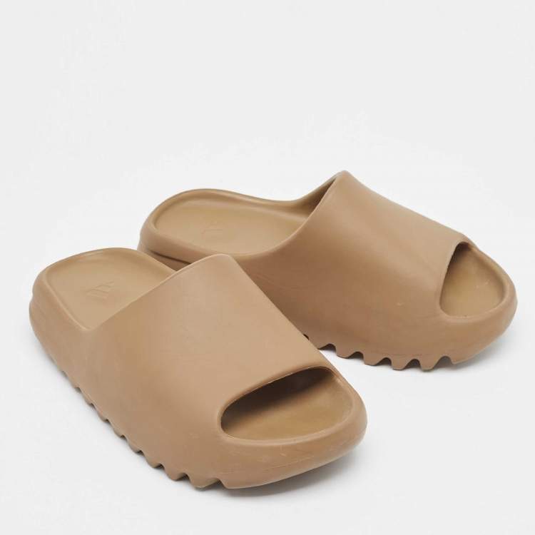 Pre Owned Yeezy x Adidas Brown Rubber Core Slides Size 37