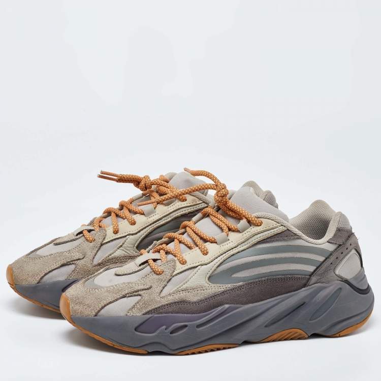 Adidas shops mens yeezy boost 700