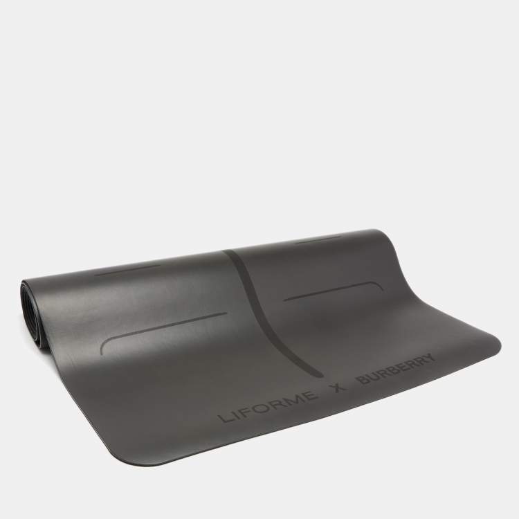 Pre Owned Burberry x Liforme Black Natural Rubber Monogram Yoga Mat