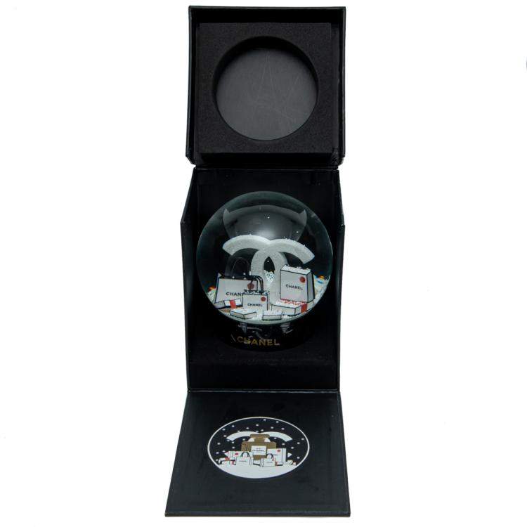 Pre Owned Chanel Snowball 11 CM