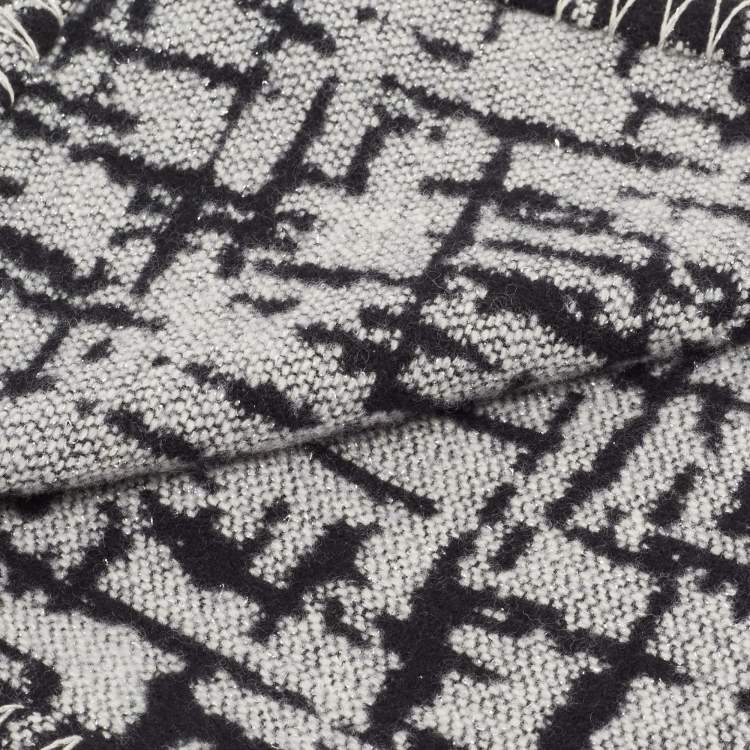 Pre Owned Chanel Black/Grey Patterned Lurex Wool Knit Reversible Throw Blanket