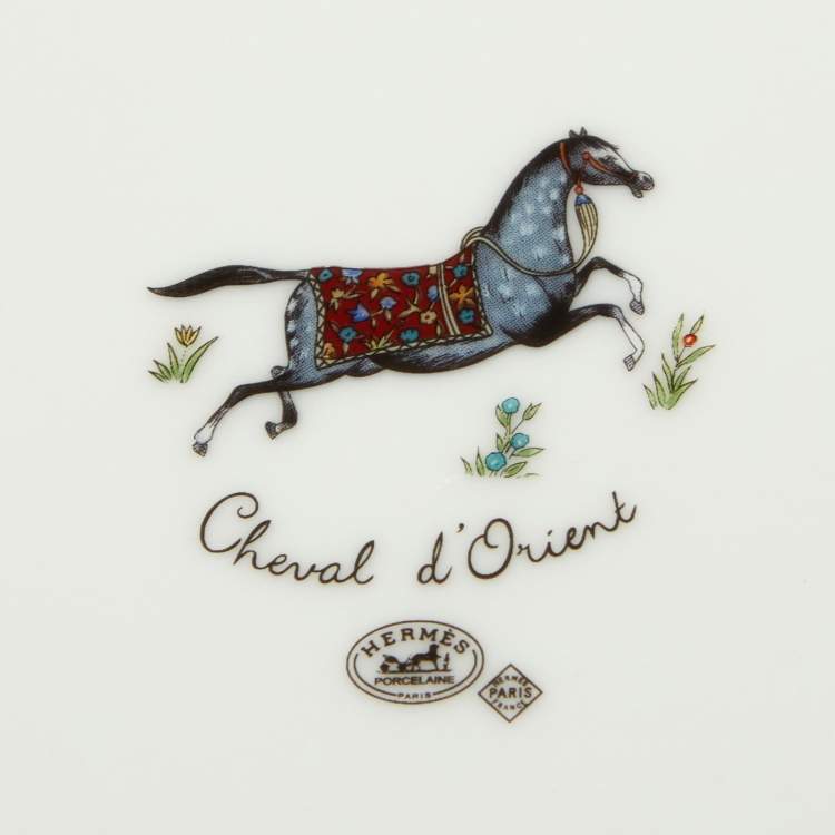 Pre Owned Hermes White Cheval d’Orient Rimmed Porcelain Soup Plates Set of 9 