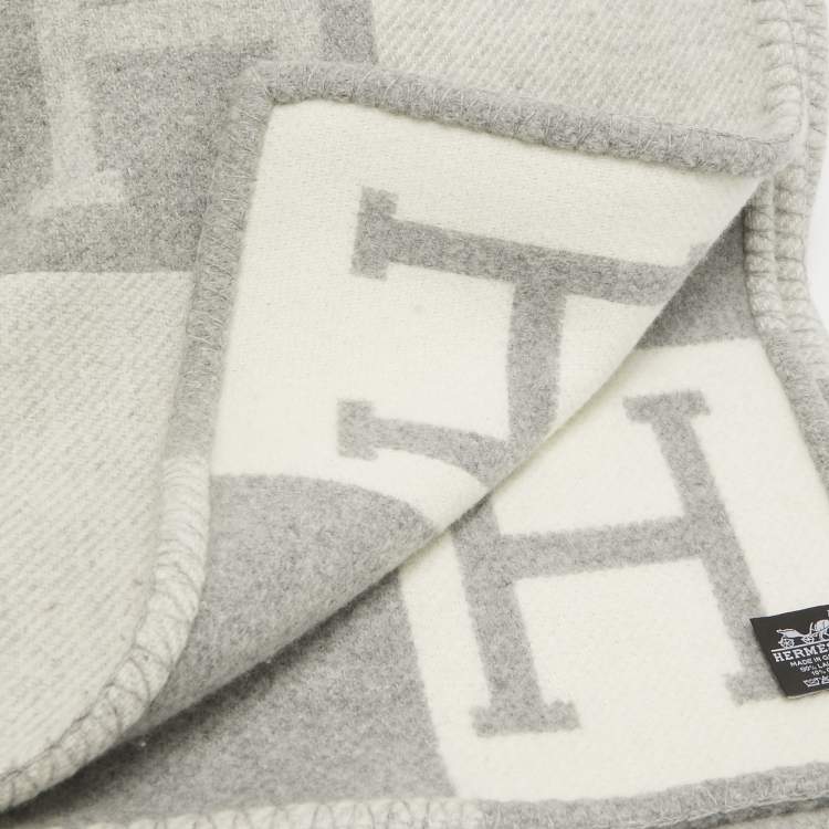 Pre Owned Hermes Ecru / Gris Clair Merino Wool Blend Avalon III Throw Blanket