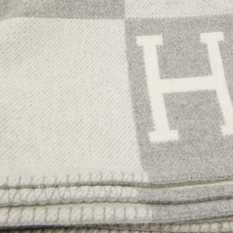 Pre Owned Hermes Ecru / Gris Clair Merino Wool Blend Avalon III Throw Blanket